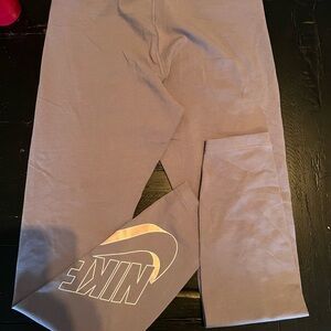 Nike Women Lavender Leggings